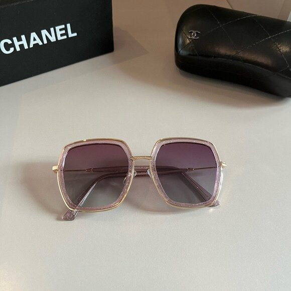 Alluring Chanel Lavender Ombré Sunglasses - Picture 4 of 8